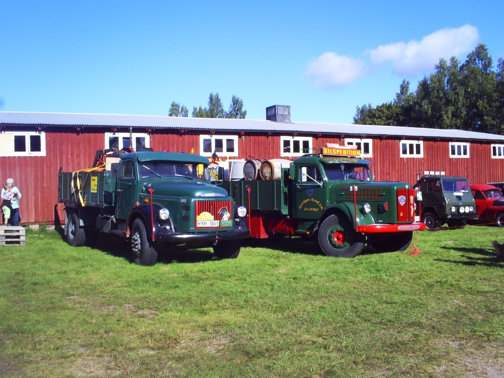 Veteranlastbilar på plats.
